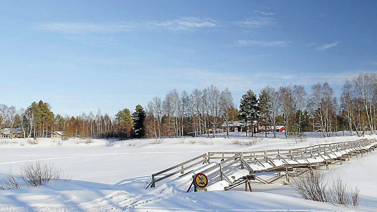 Mahtuuko uuteen Ouluun maaseutuasumista? Ylikylässä aivan Kiimingin taajaman tuntumasta löytyy idyllisiä maalaismaisemia. 22.2.2012 Kiiminki. Kuva Pekka Fali.