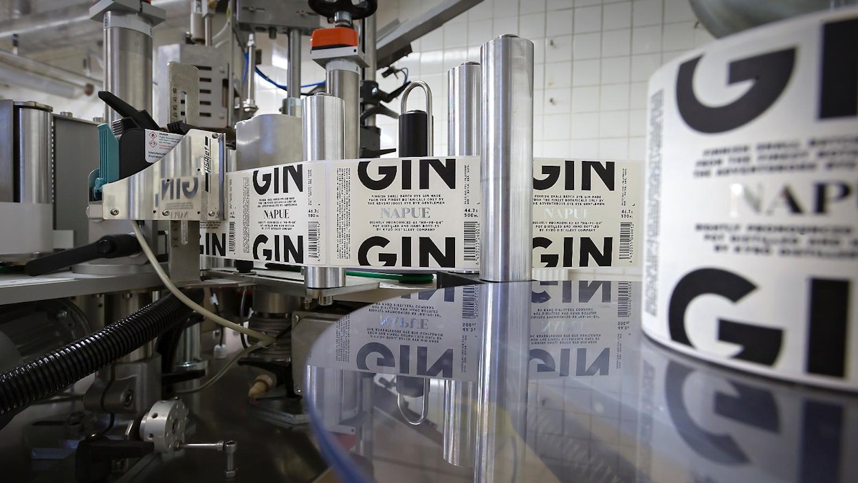 Maailmalla palkittua giniä valmistava Kyrö Distillery Company palkittiin työstään suomalaisen juomakulttuurin eteen. Tislaamon tuotteet tuovat piristysruiskeen alan vientiin.