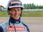 Urallaan kolme voittoa ohjastaneella Niko Huuskolalla on käsissään Vermon kolmannen Toto65-kohteen toinen ennakkosuosikeista, Knows Everything. "Ladataan alussa kaikki peliin ja koetetaan keulaan. Voitosta kamppaillaan”, kuuluivat Huuskolan terveiset startin alla.
