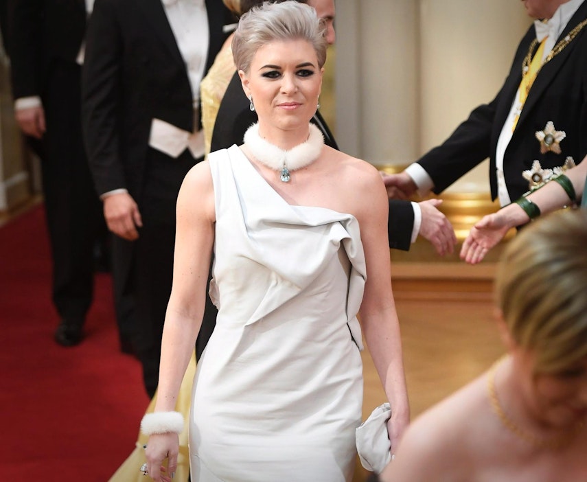 Susanna Koski pukeutui itsenäisyyspäivänä poron nahkaan ja turkiksiin.