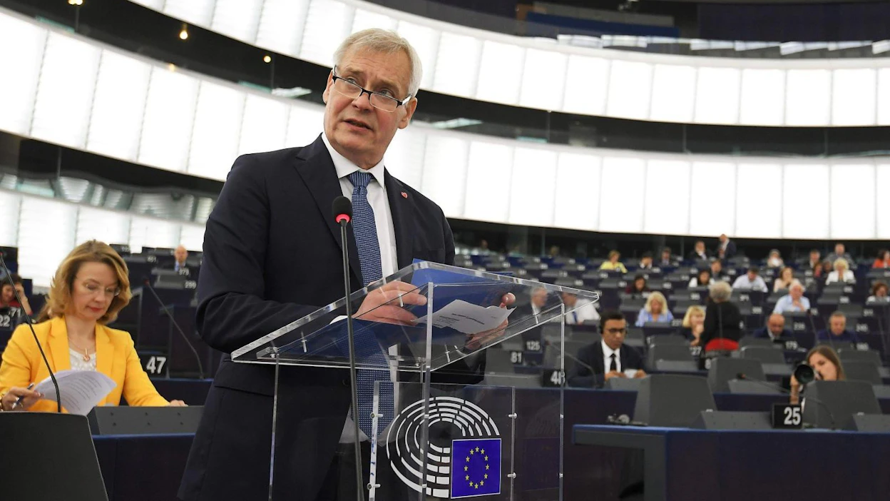 Suomen EU-puheenjohtajakauden yksi kärkitavoite on oikeusvaltioperiaatteen noudattamisen sitominen EU-rahoitukseen. Pääministeri Antti Rinteen mukaan asiassa edetään.