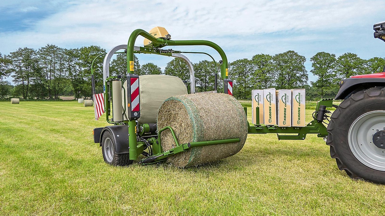 Krone EasyWrap 165T:n käärintävarret pyörivät 40 kierrosta minuutissa ja käyttävät 750 mm käärintäkalvoa. Käärijällä voidaan ajaa samaan suuntaan kuin paalaimella.