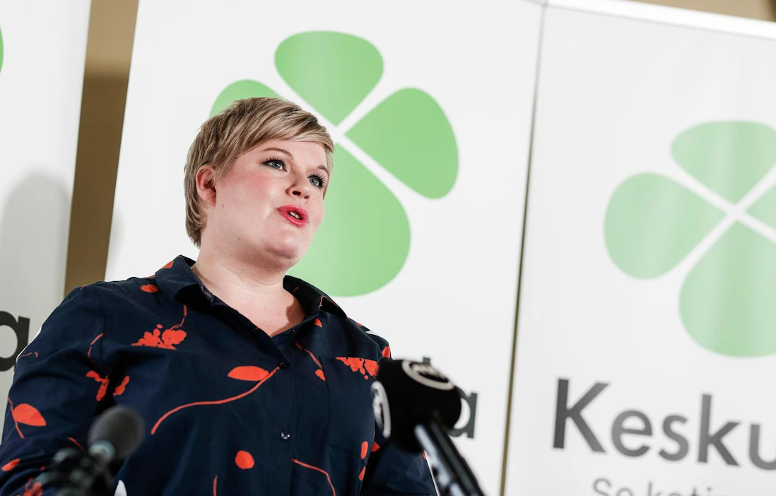 "Keskustalle sopii vain se, että sovitusta pidetään kiinni", totesi puheenjohtaja Annika Saarikko (kesk.) puoluevaltuuston kokouksessa.