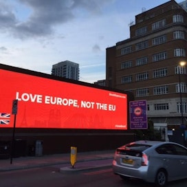 EU-jäsenyyden vastustajien mainos Lontoossa.