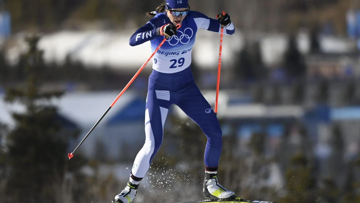 Jasmin Kähärä ja muut suomalaisnaiset karsiutuivat vapaan hiihtotavan sprintin ensimmäisessä. pudotushiihdossa.
