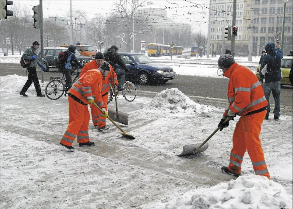 Saksassa puolitettiin työttömyys reilussa vuosikymmenessä muun muassa pitkäaikaisella palkkamaltilla ja vaikeuttamalla työstä kieltäytymistä. Jussi Nukari / LEHTIKUVA