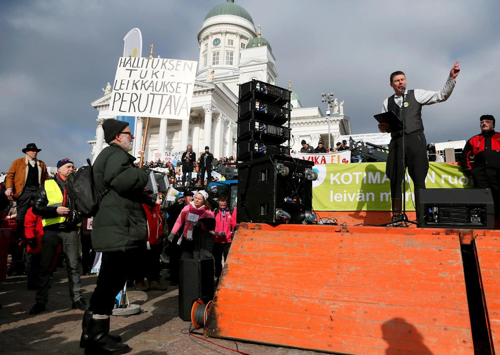 MTK:n valtuuskunnan puheenjohtaja Tommi Lunttila välitti viljelijöiden viestin hallitukselle traktorimarssilla maaliskuussa. Hallitus ei ole Lunttilan mukaan vastannut viestiin.