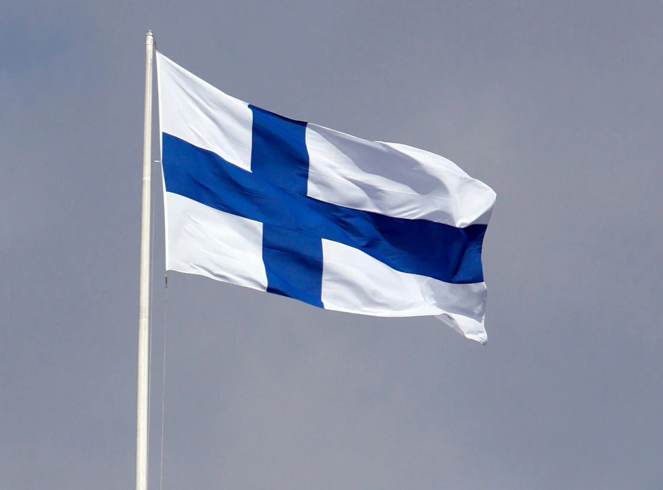 Seuraavaksi liputuspäiväksi tulevaa lapsen oikeuksien päivää alettiin aktiivisesti ajaa liputuspäiväksi vuonna 2013.