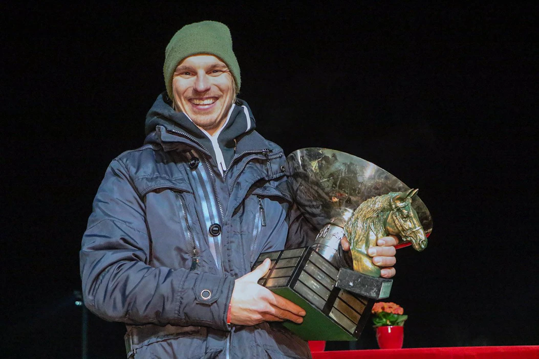 Palkinnot menevät Pihlströmille? Jääkiekkomestari avaa ohjasuransa tänään osaomistamallaan Peanutsilla.