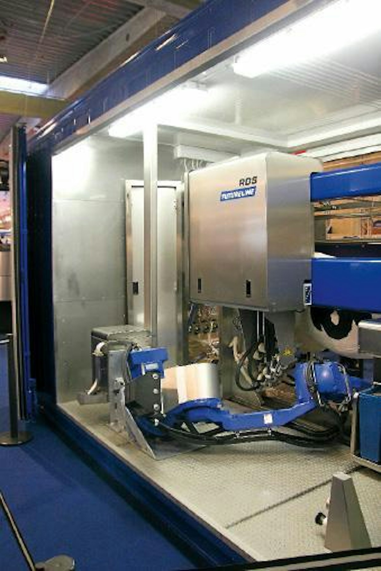 SAC esitteli Agromekissä ensimmäisenä lypsyrobottivalmistajana siirrettävän lypsyrobotin. RDS Futureline Mobile Milking Robot pohjautuu nimensä mukaisesti vuonna 2006 esiteltyyn RDS Futurelineen, mutta se on pakattu konttiin siirron mahdollistamiseksi. Kahden lypsypaikan ja yhden robottikäsivarren kokonaisuus saa käyttövoimansa kiinteästi konttiin asennetusta dieselgeneraattorista ja paketista löytyy kaikki tarvittavat varusteet maitotankista pesuvesisäiliöihin. Lypsyrobottikontti on käyttövalmis kokonaisuus, jonka voi viedä pellolle, mikäli lehmien ruokinta on laidunpainotteista. Täysin varusteltu kontti voidaan siirtää talveksi navetan yhteyteen. Ensimmäinen prototyyppi on lypsänyt lehmiä eteläsaksalaisella luomutilalla viime kesästä lähtien.