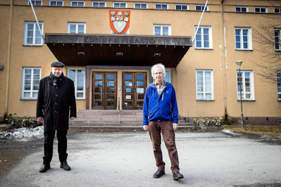 Kunnantalo on tärkeä kylähengelle, sanovat Timo Korpinen ja Henrik Hausen, jotka ovat ideoineet Perniön Kunnantaloon monipuolisia tiloja ja toimintaa.