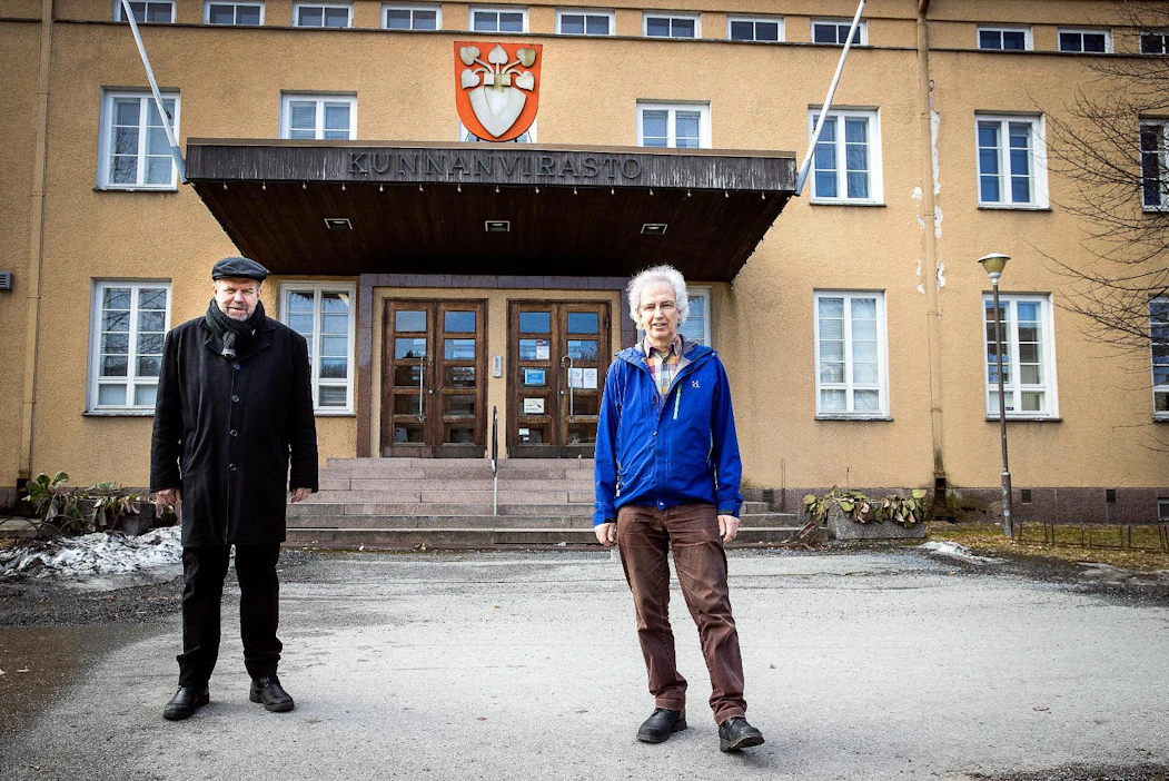 Kunnantalo on tärkeä kylähengelle, sanovat Timo Korpinen ja Henrik Hausen, jotka ovat ideoineet Perniön Kunnantaloon monipuolisia tiloja ja toimintaa.