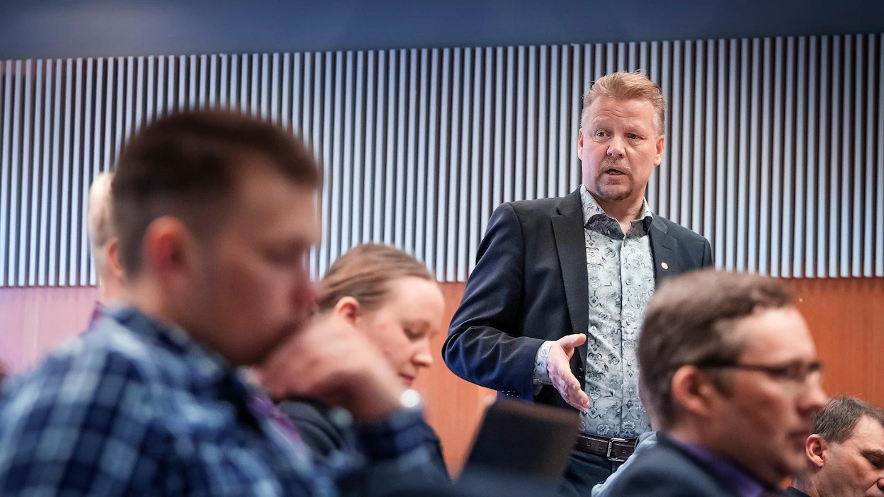 Pekka Kokkonen Juuasta oli huolissaan koulukirjojen sisällöstä. "Kuka vahtii ja vaikuttaa, ettei niissä ole virheellistä tietoa maataloudesta?"