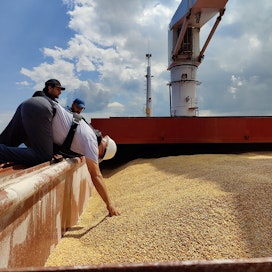 Sopimusta Mustanmeren vientikäytävästä jatkettiin. Kuvassa Ukrainasta lähtenyt maissilasti.