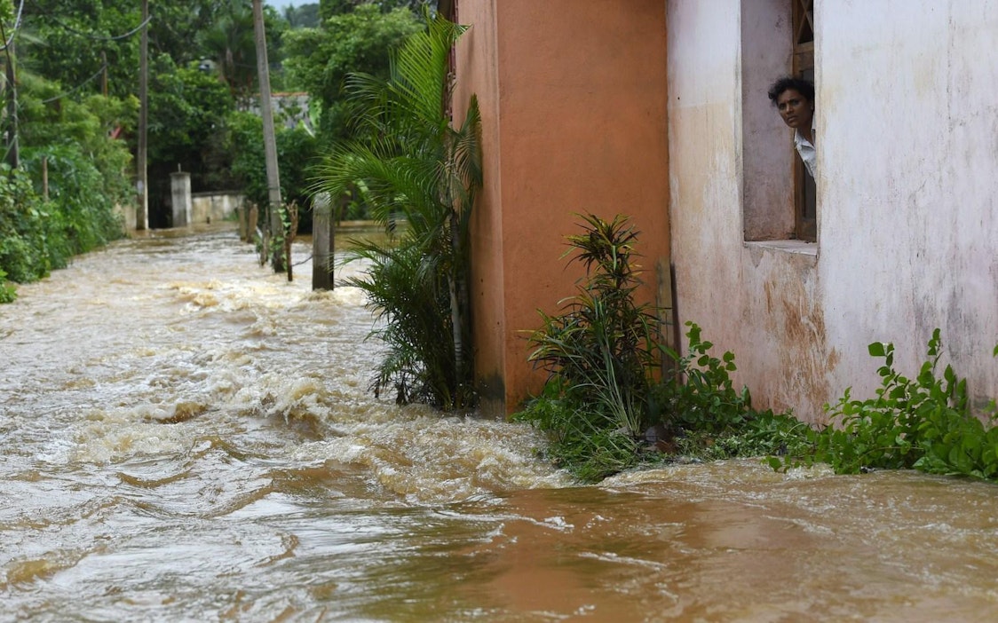 Kyseessä on pahin tulvatilanne Sri Lankassa 14 vuoteen. LEHTIKUVA/AFP