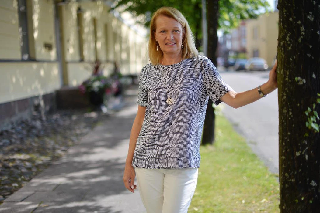 "Kasvuun on tärkeää kannustaa, jotta myös pienet yritykset saataisiin maailmalle. Kotipesäkannustuksen lisäksi tärkeää on myös kansainvälisestä toiminnan mahdollisuuksista ja uhkista kertominen. Kummiyritykset voisivat olla toimiva ratkaisu."