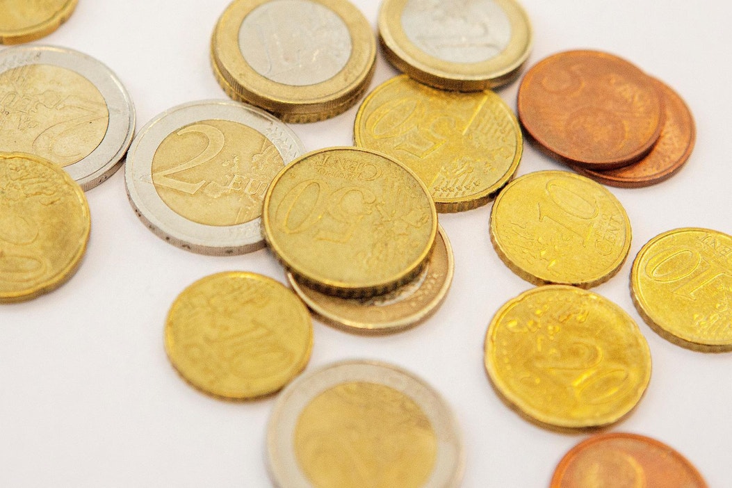 Tili on suomalaisten säästämisvaihtoehtojen ykkönen. Kuvituskuva.