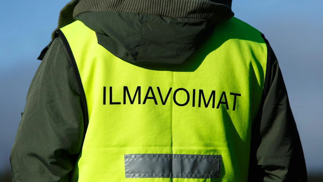 Epäilyjen mukaan varusmiehiä oli esimerkiksi pidetty pitkään lumihangessa Ilmavoimien päättöharjoituksessa. LEHTIKUVA/Timo Hartikainen