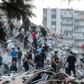 Maanjäristys aiheutti tuhoa Turkissa ja Kreikassa. LEHTIKUVA/AFP