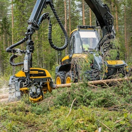 Einari Vidgrén Säätiön tavoitteena on nostaa koneellisen puunkorjuun alalla tehtävän työn arvostusta.