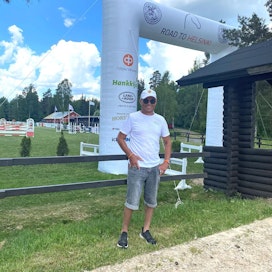 Petri Pesonen toivoo, että Suomen Ratsastajainliitto lähtisi kehittämään nykyistä systemaattisempaa valmennuspolkua tavoitteellisille ratsastajille.