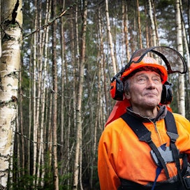 Yhteismetsän lähin kuvio sijaitsee kuuden kilometrin päässä kotoa, joten Hannu Kortesuon on helppoa lähteä metsätöihin.
