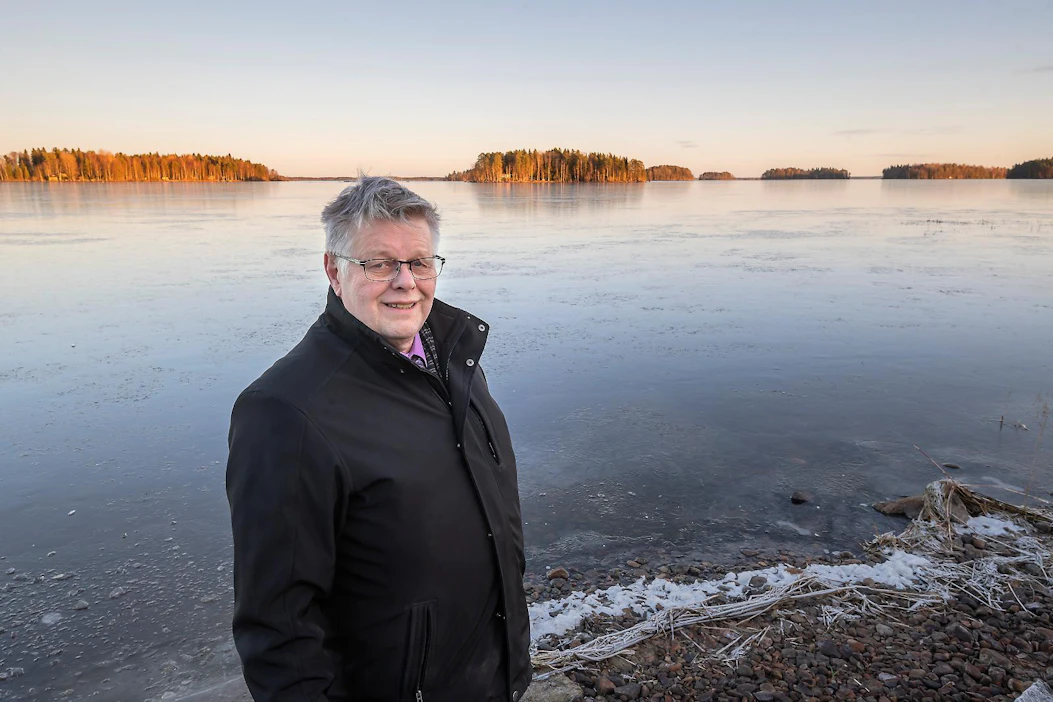 Tuulivoimainvestoinnit pelastaisivat toteutuessaan kunnanjohtaja Esko Ahosen mukaan Lestijärven talouden. Osa tuulivoimaloista rakentuisi näköetäisyydelle maaseutukunnan keskustasta.