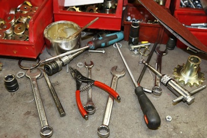 Suomeen syntyy uusia yrityksiä talouskasvun rohkaisemana.