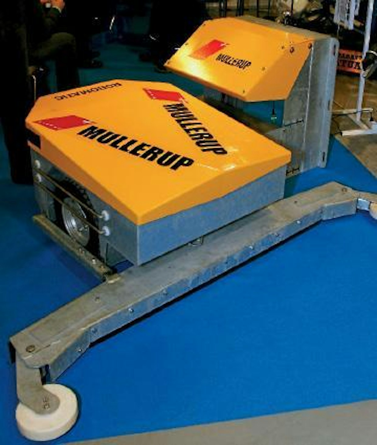 Mullerupin Robomatic on jo kolmas Suomen markkinoille ehtinyt robottiraappa. Verollinen hinta 17 000 euroa.