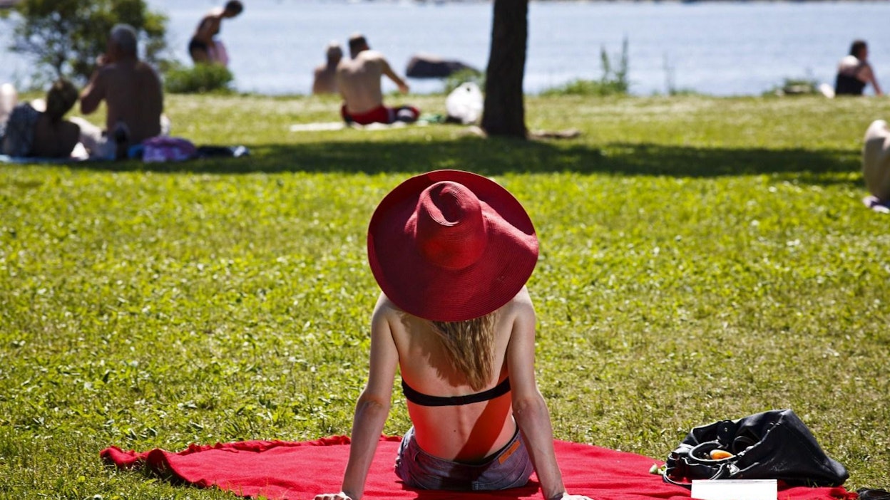 Sää vaihtelee viikonloppuna hyvinkin paljon alueittain. LEHTIKUVA / Roni Rekomaa