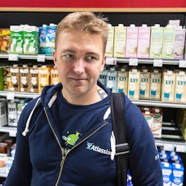 Jaakko Linnosaari käyttää ruuan ostossa silloin tällöin myös verkkopalveluita, ja verkon kautta hän hankkii noin 20 prosenttia ostoksista.