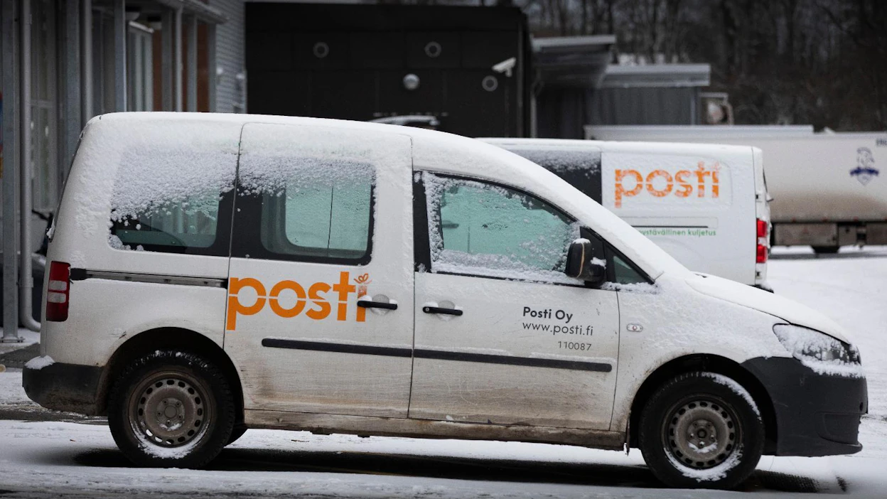 Postia jaetaan moneen pääkaupunkiseudun talouteen myöhässä. Syynä on Postin mukaan työvoimapula, jota sairauspoissaolot syventävät.