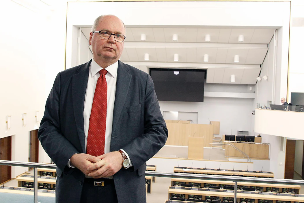 SDP:n konkarikansanedustaja Eero Heinäluoma ei päästänyt pääministeri Juha Sipilää (kesk.) helpolla eduskunnan kyselytunnilla tänään torstaina.
