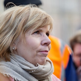 Puoluejohtaja Anna-Maja Henriksson kertoi RKP:n ratkaisun lauantaina noin kello 14.50 alkaneessa tiedotustilaisuudessa.