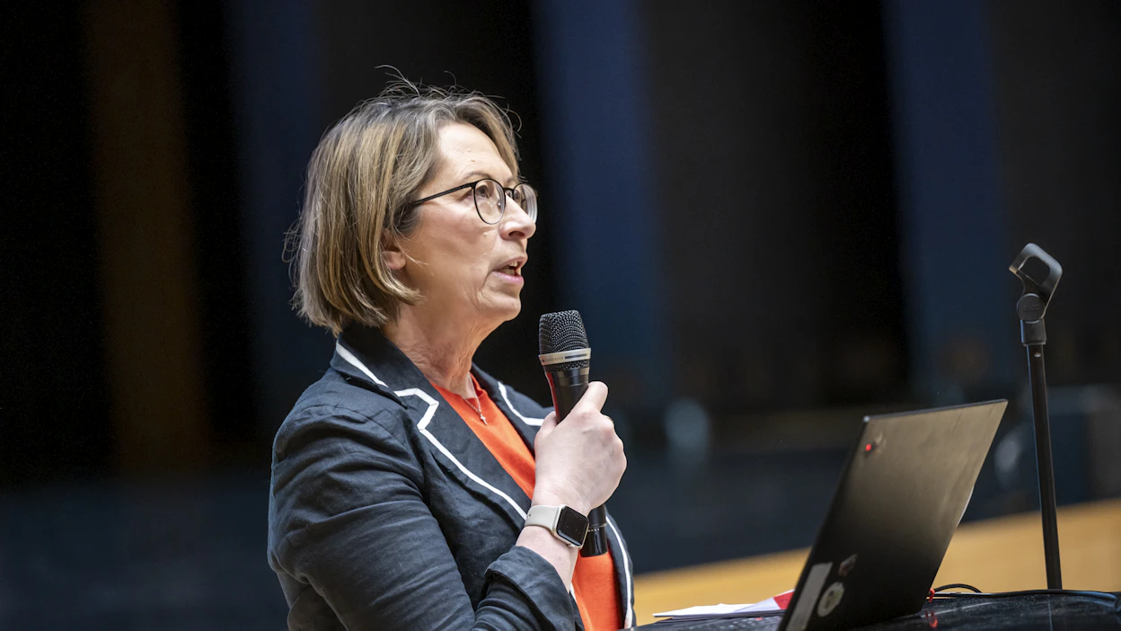 Kristillisdemokraattien puheenjohtaja, maa- ja metsätalousministeri Sari Essayah (kd.) sanoo, että uusi varapuheenjohtaja valitaan normaalin kokousaikataulun puitteissa.