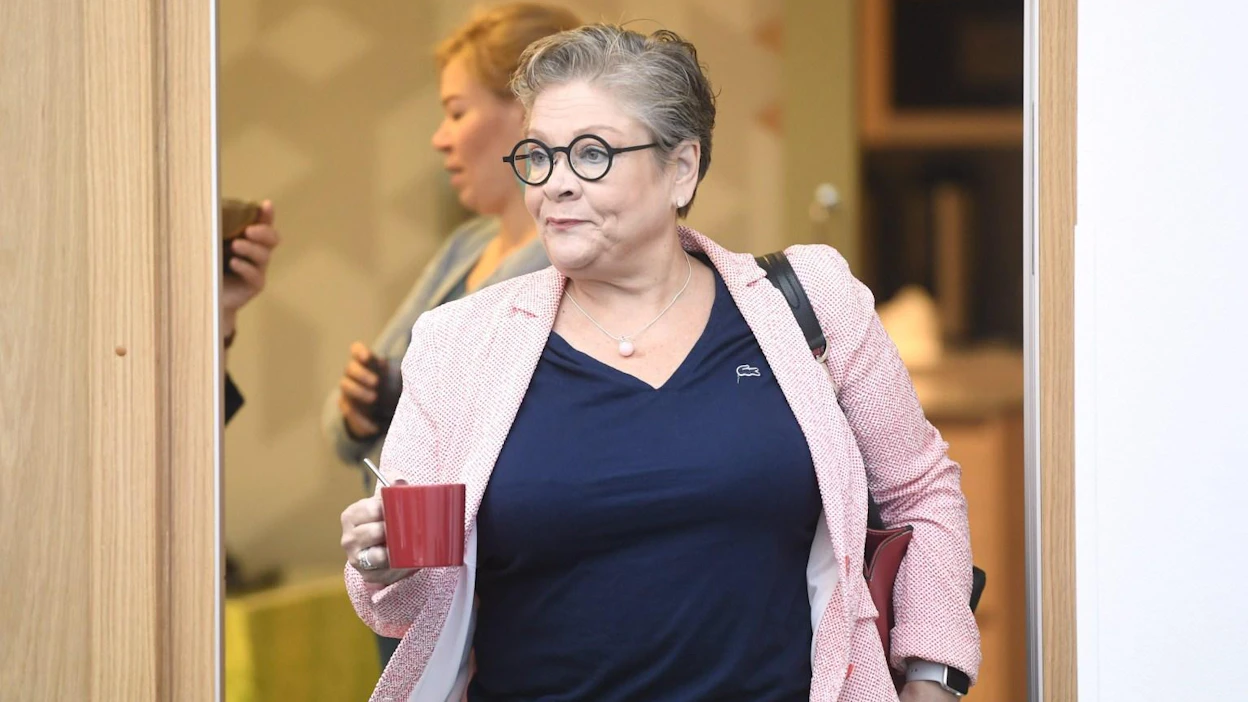 Selin ei halunnut kertoa, missä aikataulussa PAM suunnittelee käynnistävänsä ylityökieltoja ja muita toimia irtisanomissuojaesitystä vastaan. LEHTIKUVA / HEIKKI SAUKKOMAA