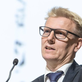 Maatalous- ja ympäristöministeri Kimmo Tiilikainen perustelee uutta suurvirastoa muun muassa tehokkaammalla tietohallinnolla.