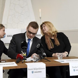 Sekä puolueen nimenkirjoittaja Sami Kilpeläinen että Paavo Väyrynen katsovat olevansa puolueen puheenjohtajia.
