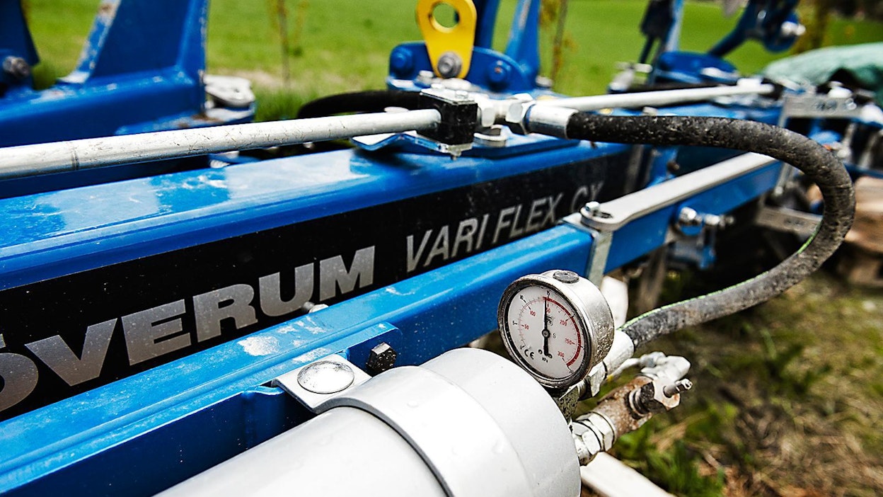 Överumin tuotteista tunnetaan maataloudessa etenkin kyntöaurat.