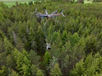 AirForestryn lennokki harventaa metsiä ilman ajouria ilmasta käsin.