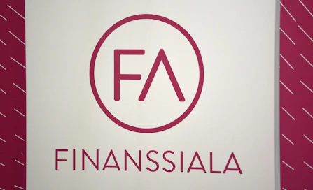 Finanssiala muistuttaa, että poliisi tai pankki ei koskaan kysy verkkopankkitunnuksia tai maksukortin tunnuslukua.