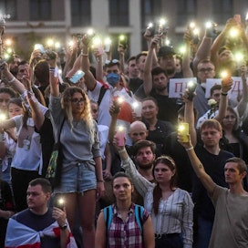 Valko-Venäjän mielenosoittajien ääni on viikon kuluessa koventunut, sanovat tutkijat. Kuva Minskistä lauantailta. LEHTIKUVA/AFP