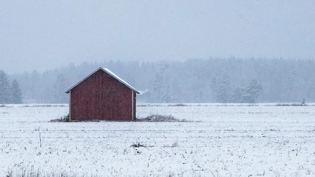 Runsas lumentulo on saattanut saada pohtimaan lumenkaatopaikan perustamista pellolle.