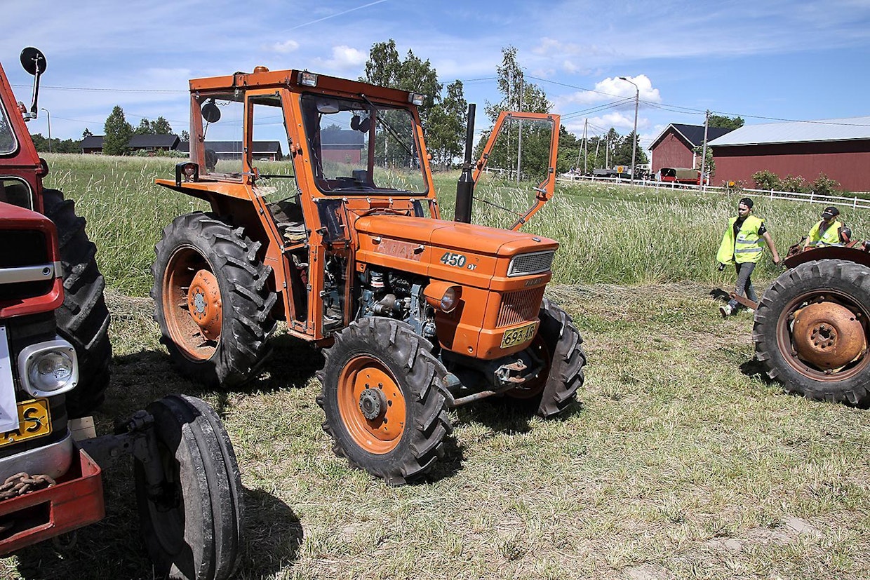 Fiatin traktorituotanto alkoi toden teolla 1950-luvun lopulla. Kuvassa on hieman harvinaisempi 450 DT -nelivetomalli.