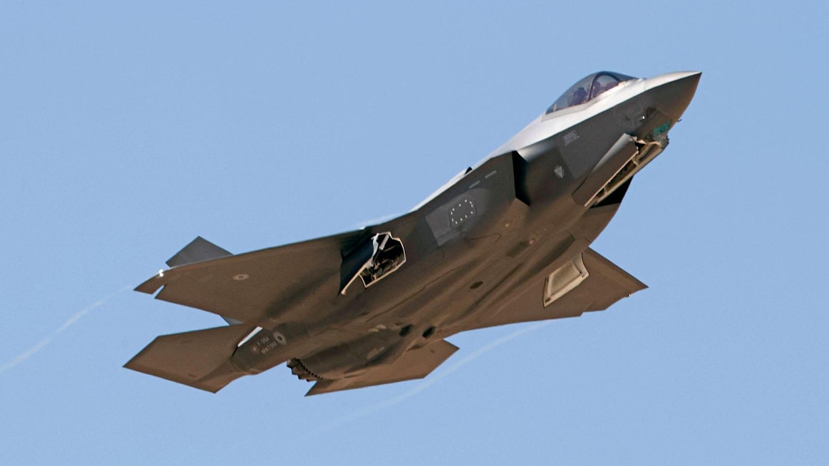 F-35-hävittäjien kaupalla säilytetään Ilmavoimien iskukyky myös tulevaisuudessa, mutta hankinnalla on myös laajempi turvallisuuspoliittinen merkitys.