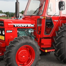 Volvo-BM 2254 -traktoria valmistettiin vuosina 1979–81, Eskilstunassa, Ruotsissa. Traktoria on valmistettu yhteensä 865 kpl.