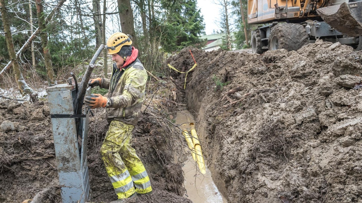 Verkkoyhtiöt vetävät mielellään sähkökaapeleita maahan kovaa tuottoa saadakseen.