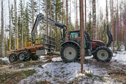 Kesla on mukana napamoottoristen metsäperävaunujen markkinarynnistyksessä. Malliston suurin malli, Kesla 144ND oli Koneviestin kokeilussa kevättalven keleillä.