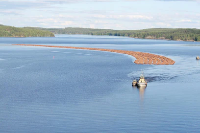 Hinaaja M/A Olli liikennöi pääasiallisesti Joensuusta Savonlinnan ja Puumalan kautta Lappeenrantaan ulottuvalla reitillä.