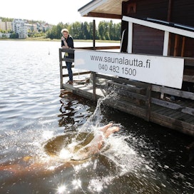 Keski-Suomesta löytyy matkailun lisäksi sauna- ja kiuasvalmistajia, joten sauna sopii yhteiseksi vientivaltiksi.